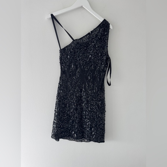 MAC DUGGAL Black One Shoulder Sheer Hand Sequined Mini Dress 4 - Picture 10 of 12